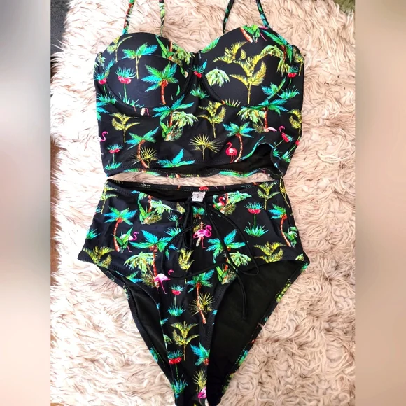 Tropical Print 2 Piece Swimsuit - Picture 2 of 6
